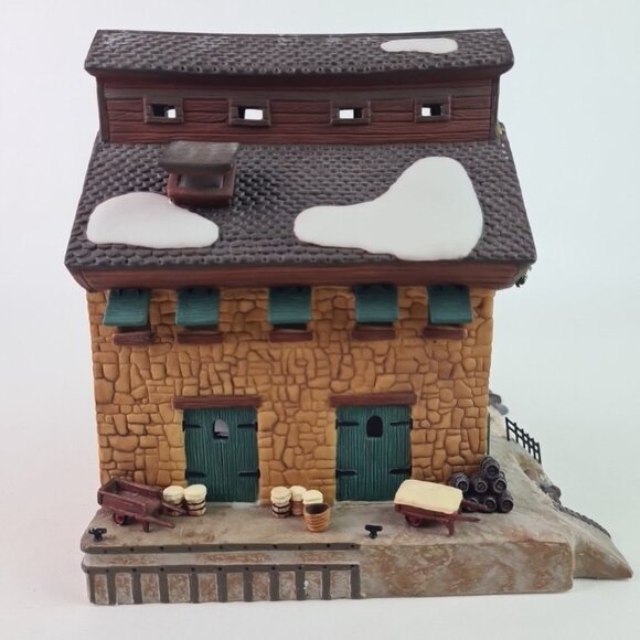 Dept 56 North Eastern Sea Fisheries LTD Dickens Village Lighted House 58316 - Picture 6 of 11